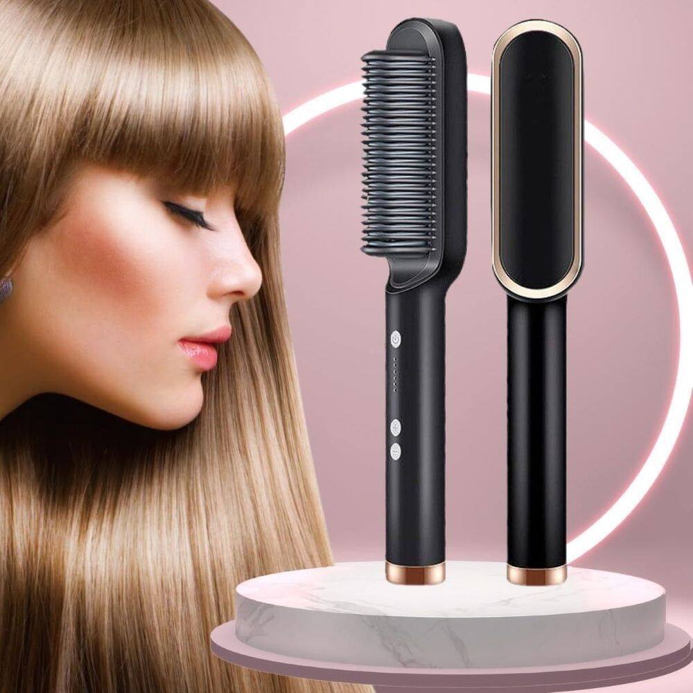 Mulher usando a escova alisadora elétrica deixando o cabelo liso